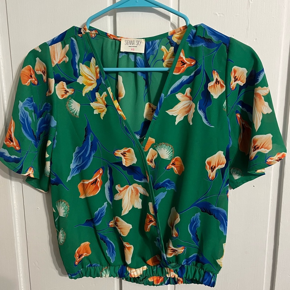 Floral top - Picture 3 of 3